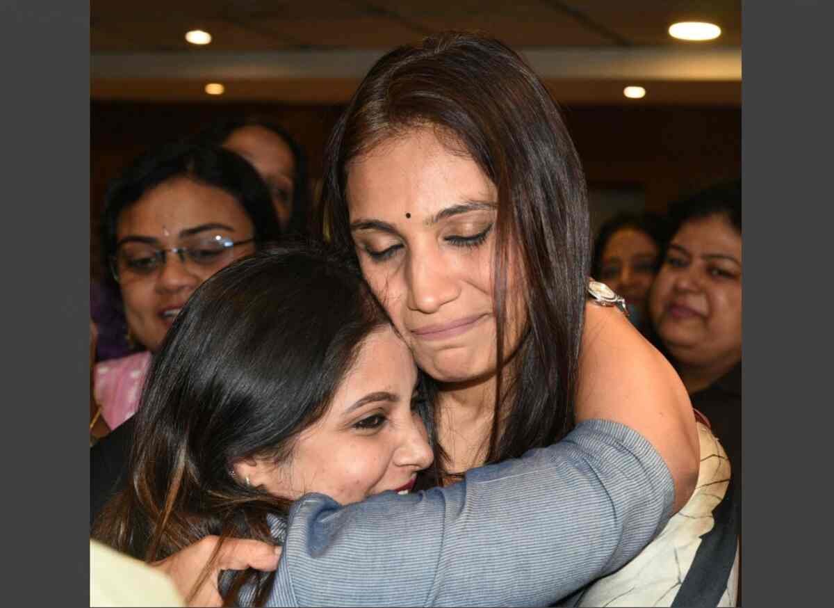 Global Life Coach Kavyal Sedanni Leads Empowering Healing Session in Kolkata