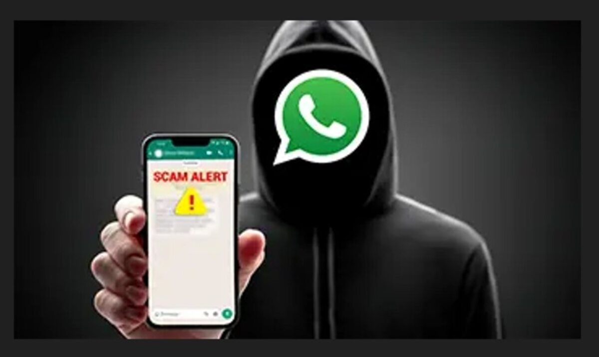 WhatsApp fraud, screen mirroring, data theft, online security, cyber safety, banking scam, personal information theft